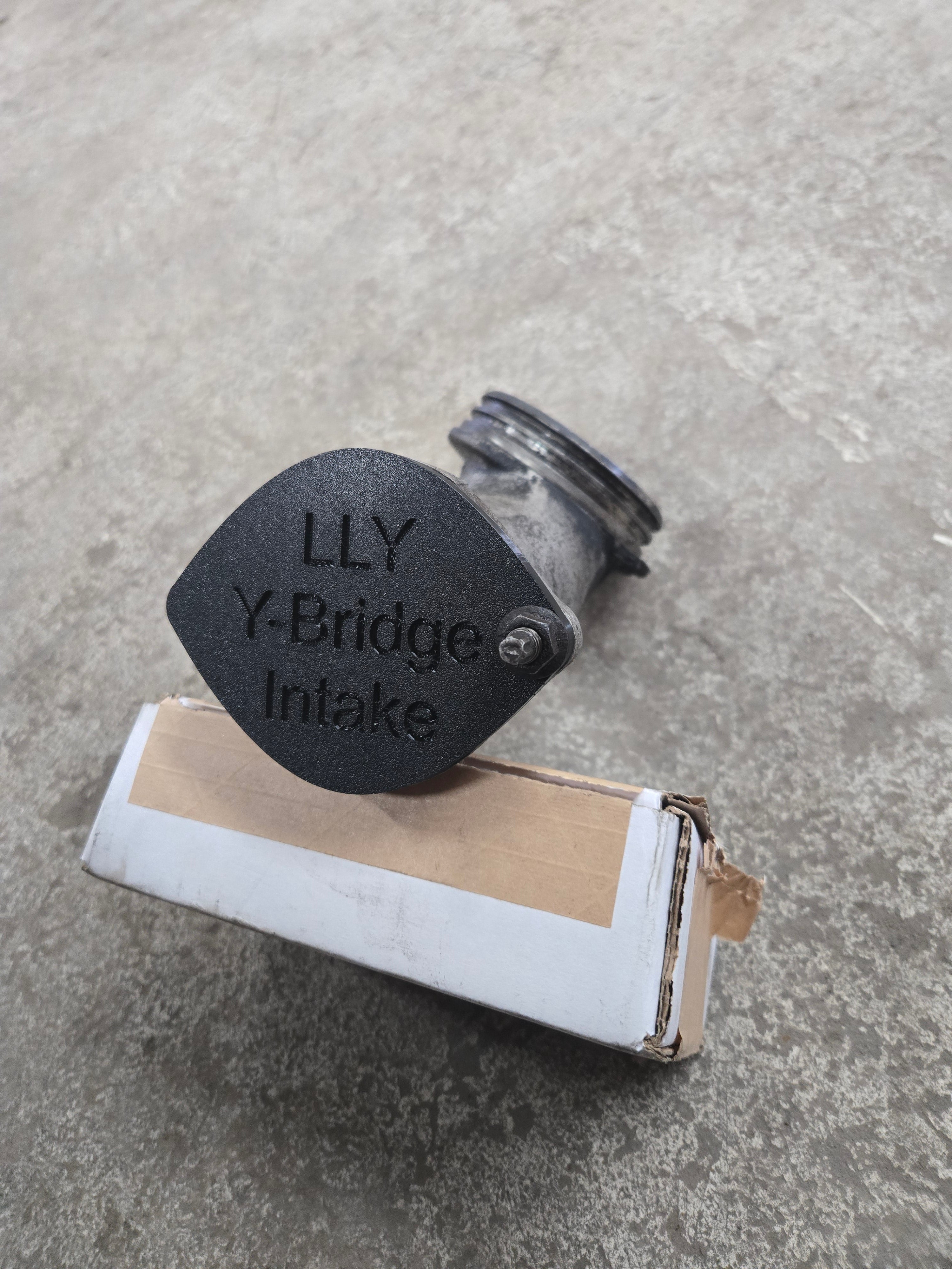 LLY Y-Bridge Intake Cover