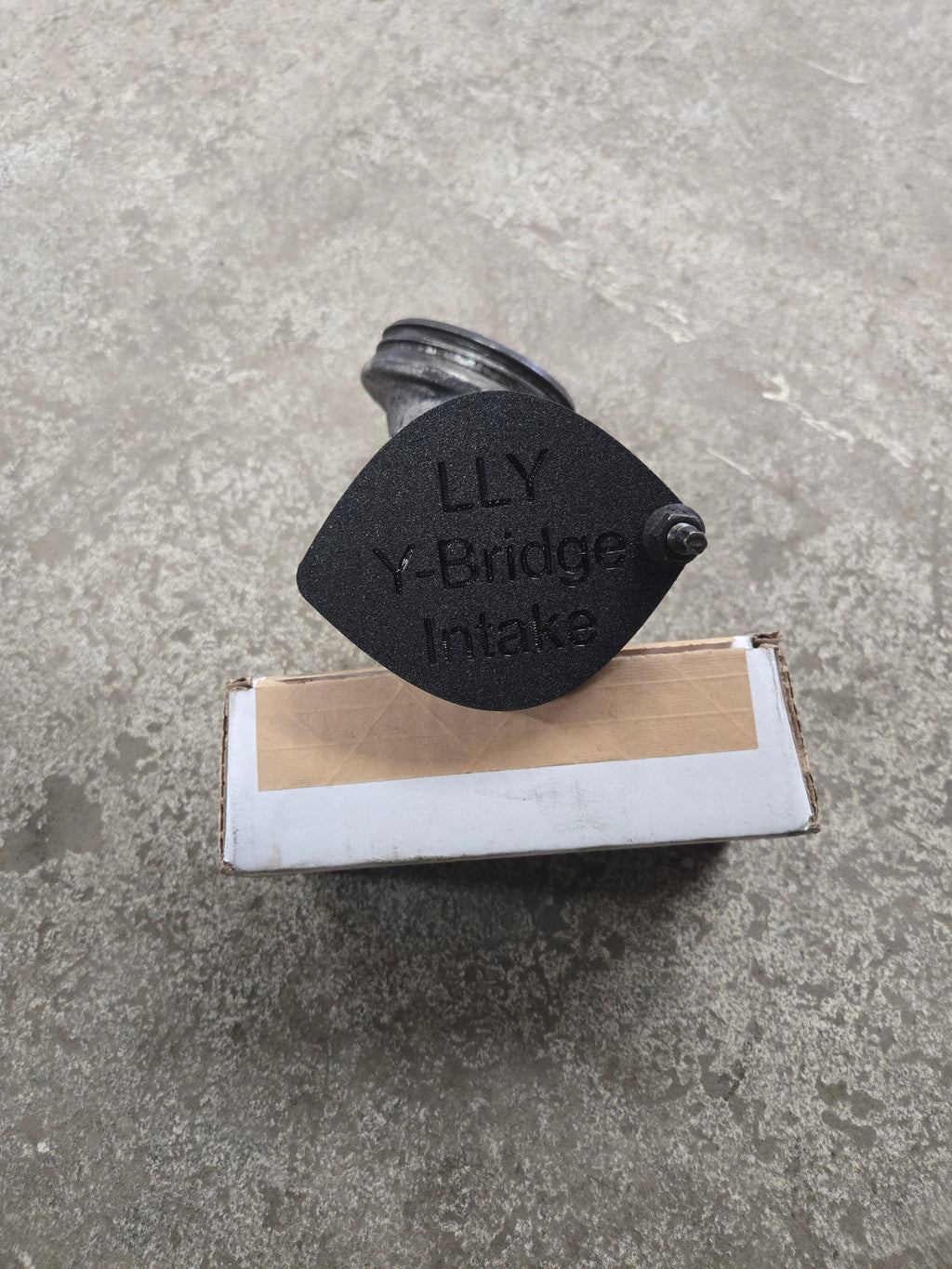 LLY Y-Bridge Intake Cover